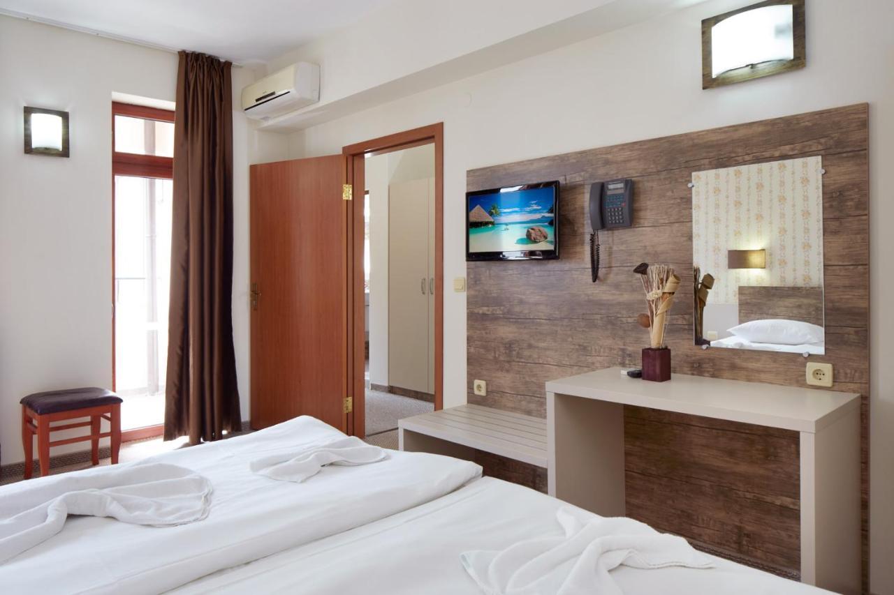 Hotel Lira Napospart Kültér fotó