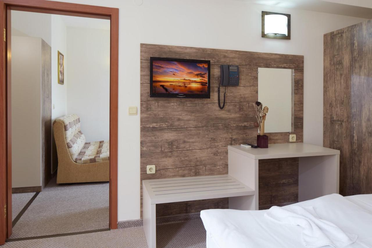 Hotel Lira Napospart Kültér fotó