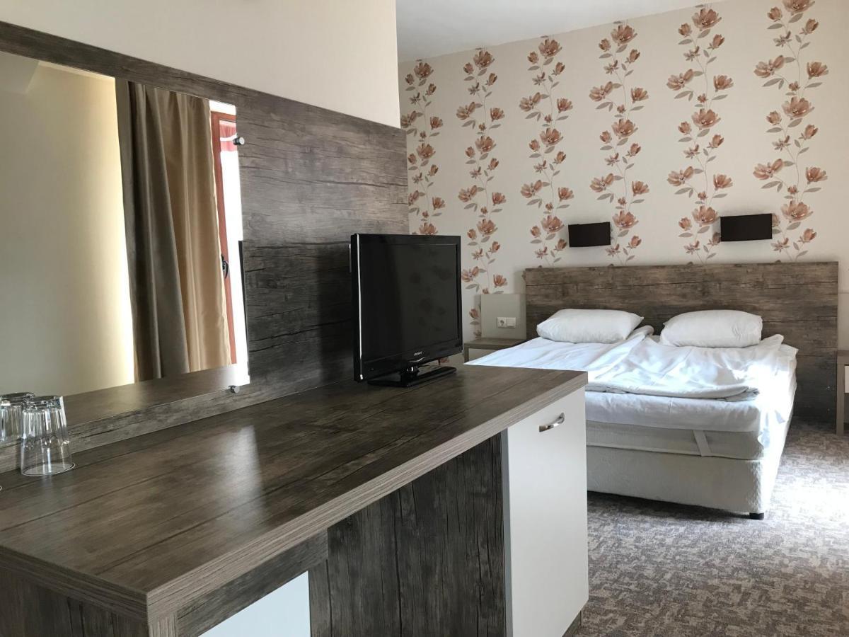Hotel Lira Napospart Kültér fotó