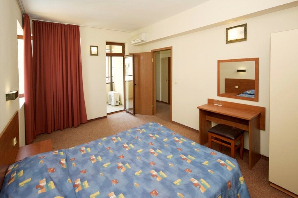 Hotel Lira Napospart Kültér fotó